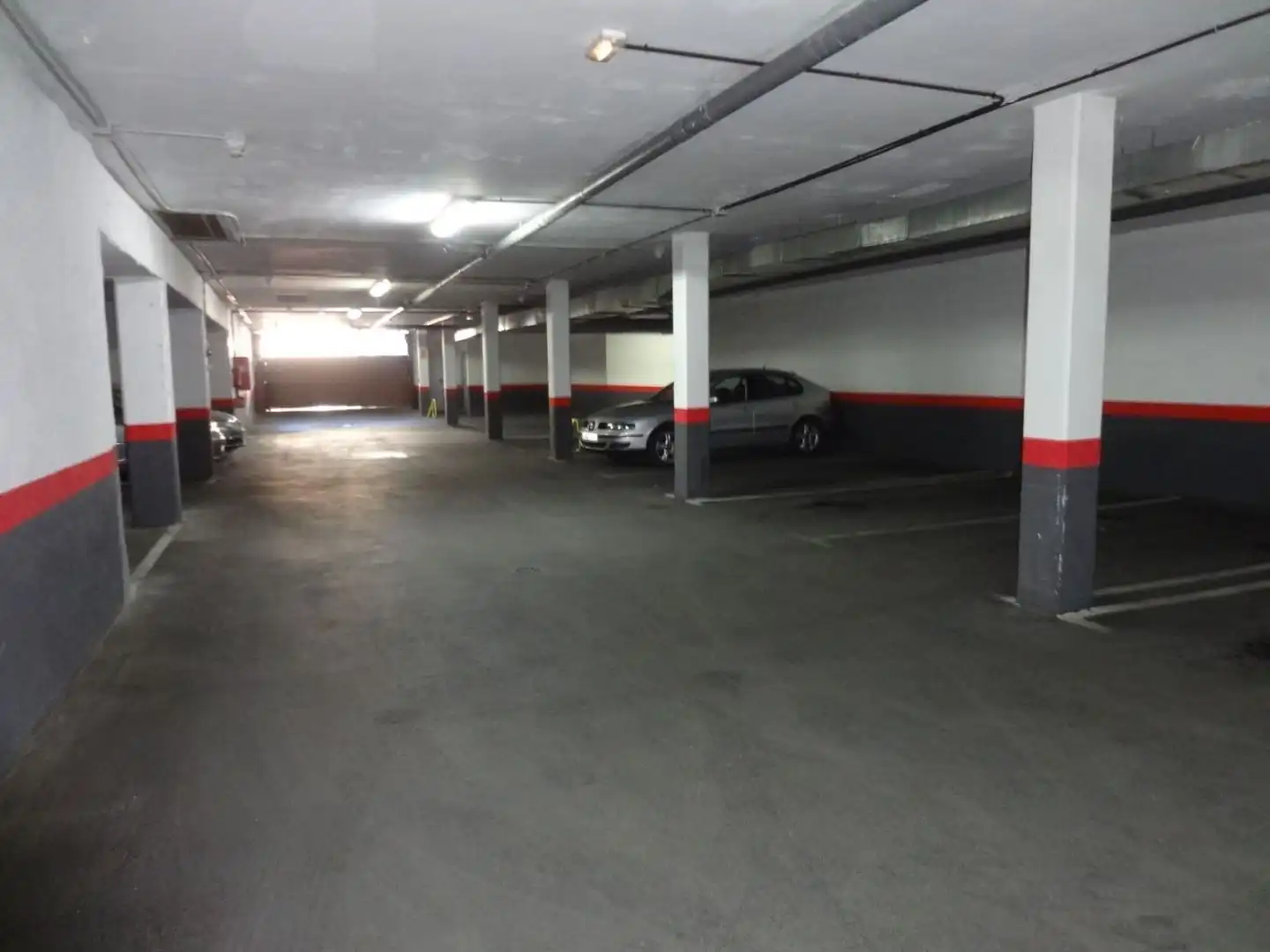 Garage for rent in Calle del Rio, 18, Fresnos I y II
