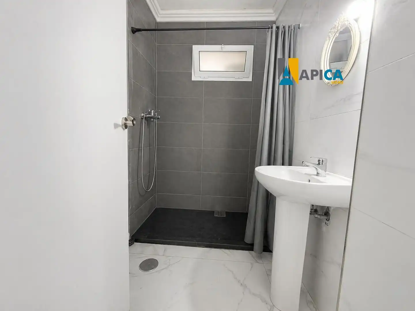 Baño de Piso en venta en La Línea de la Concepción