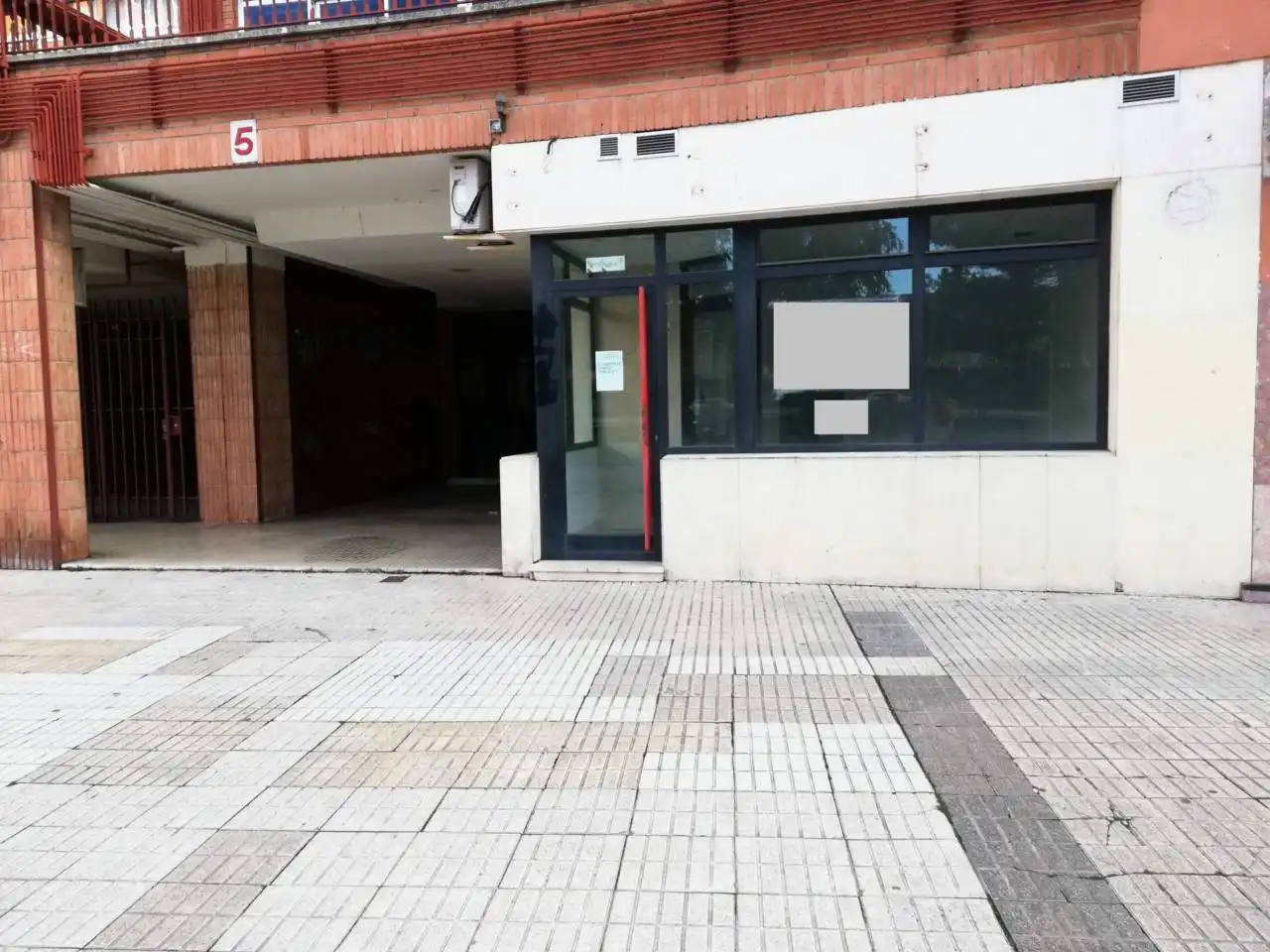 Commercial properties for rent in Glorieta Luis Braille, Villafría - La Ventilla - Castañares