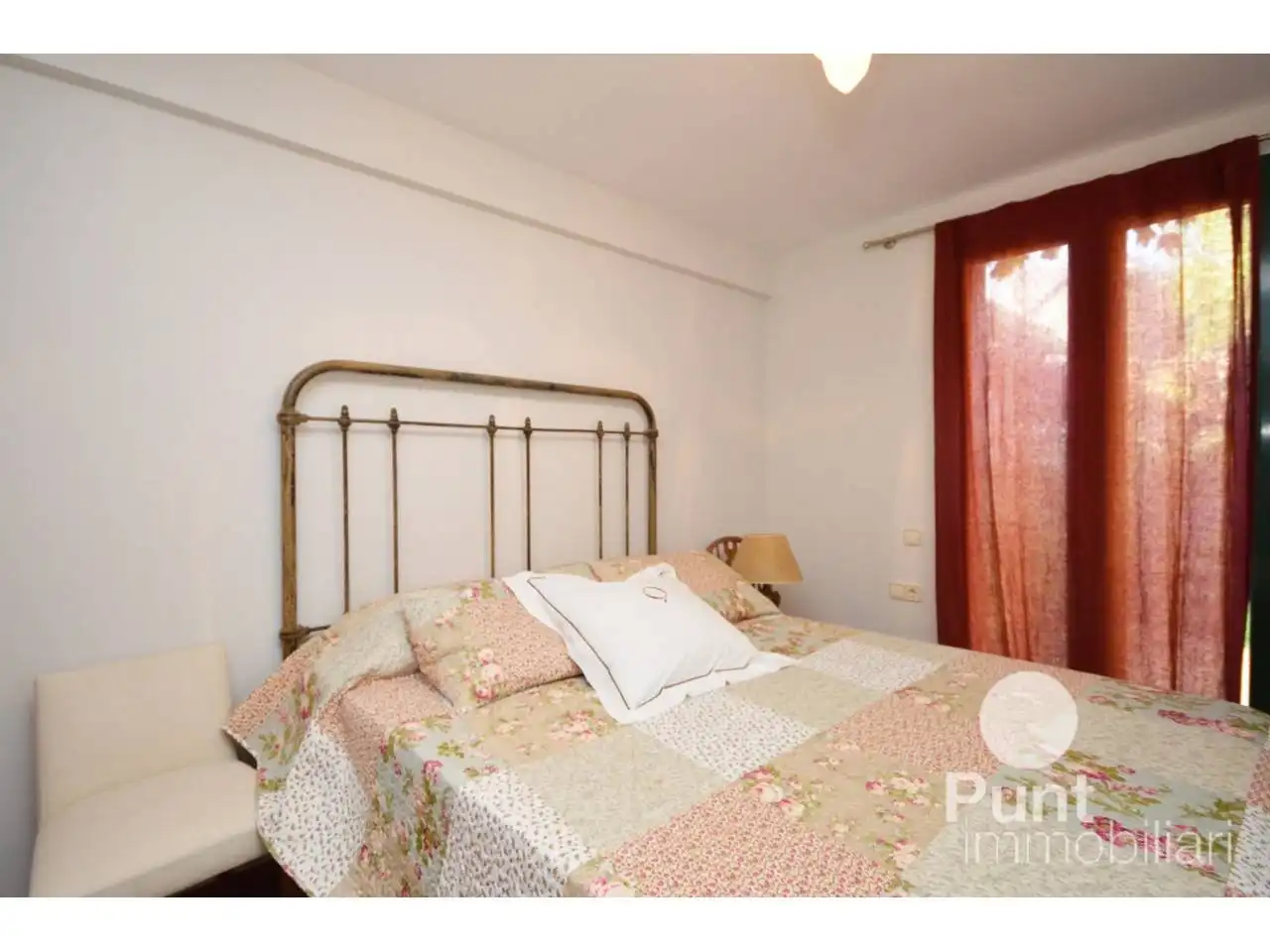 Habitación de Casa o chalet en venta en Premià de Dalt con Calefacción, Jardín privado y Parquet