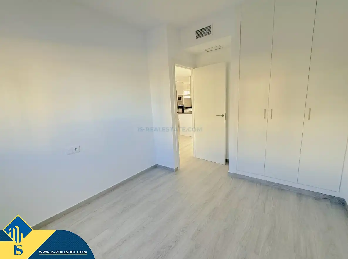 Habitación de Apartamento en venta en Orihuela con Aire acondicionado, Calefacción y Terraza