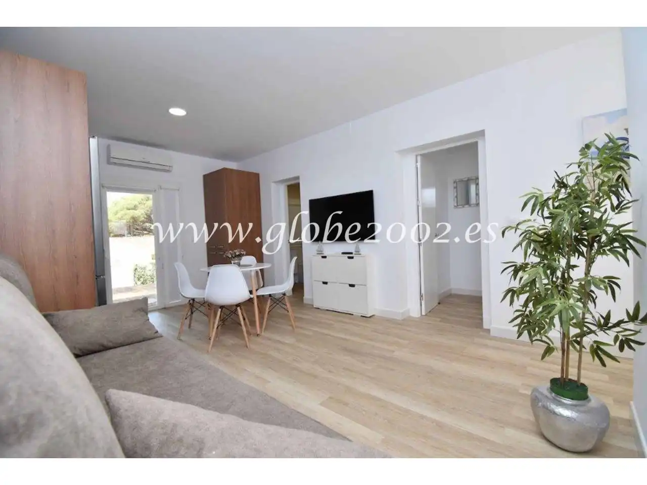 Apartment with pool to rent in La Barrosa, imagen 7