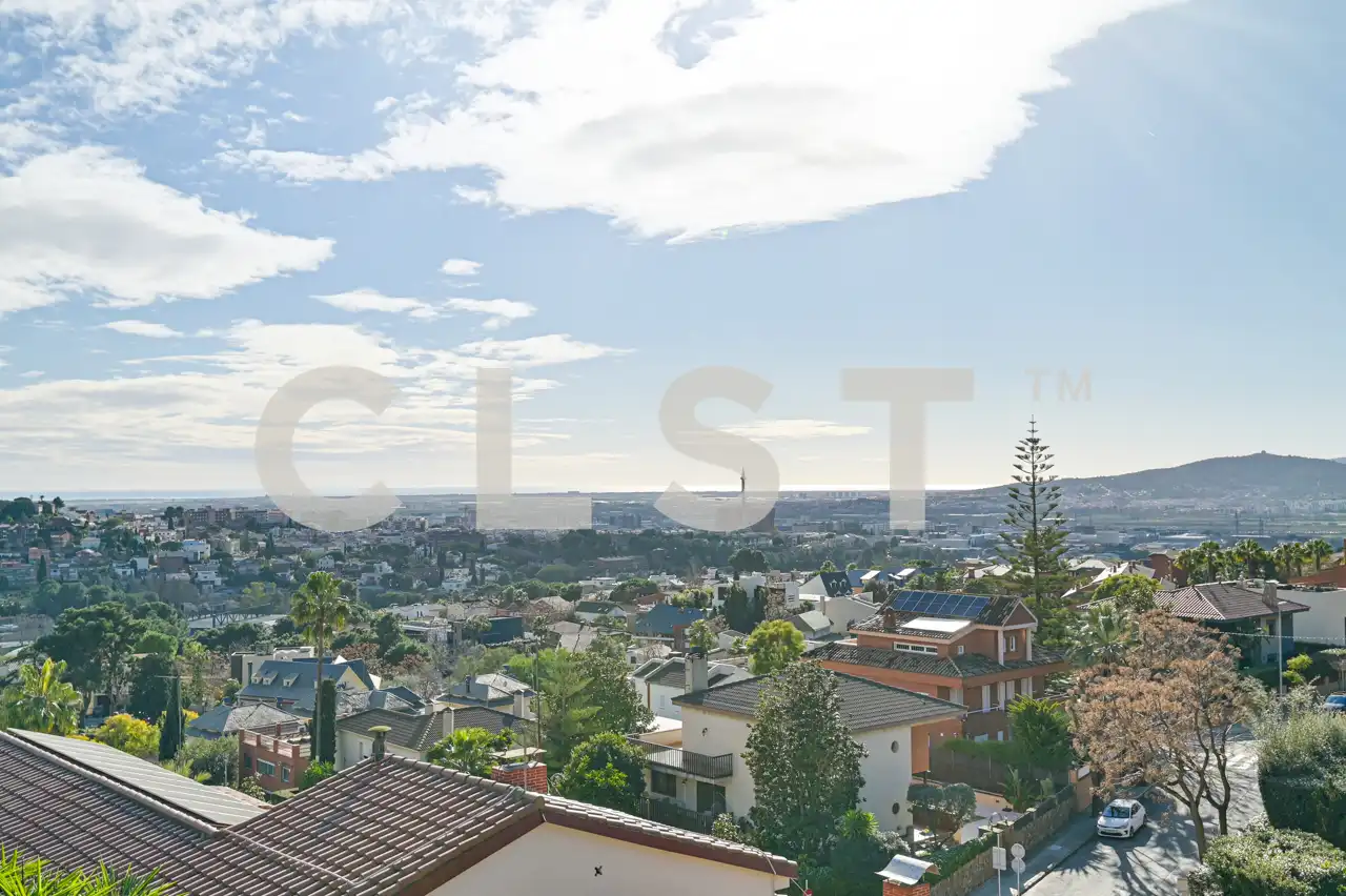 Vista exterior de Casa o xalet en venda en Sant Just Desvern amb Aire condicionat, Calefacció i Jardí privat