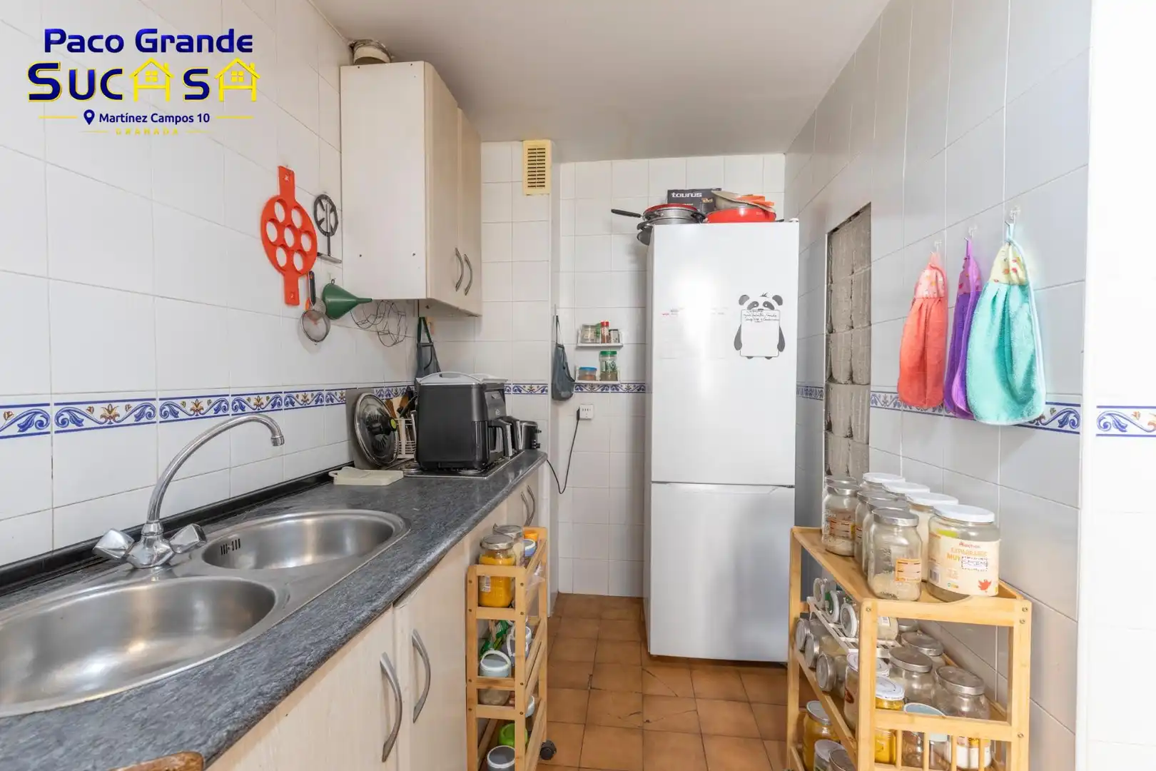 Kitchen of Flat for sale in Granada  with Heating, Terrace and Furnished