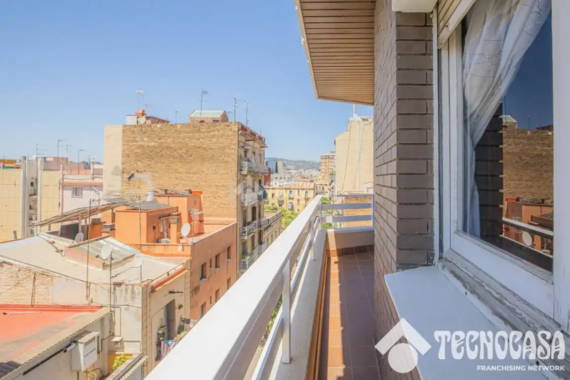 Piso en venta en Carrer del Consell de Cent, Hostafrancs