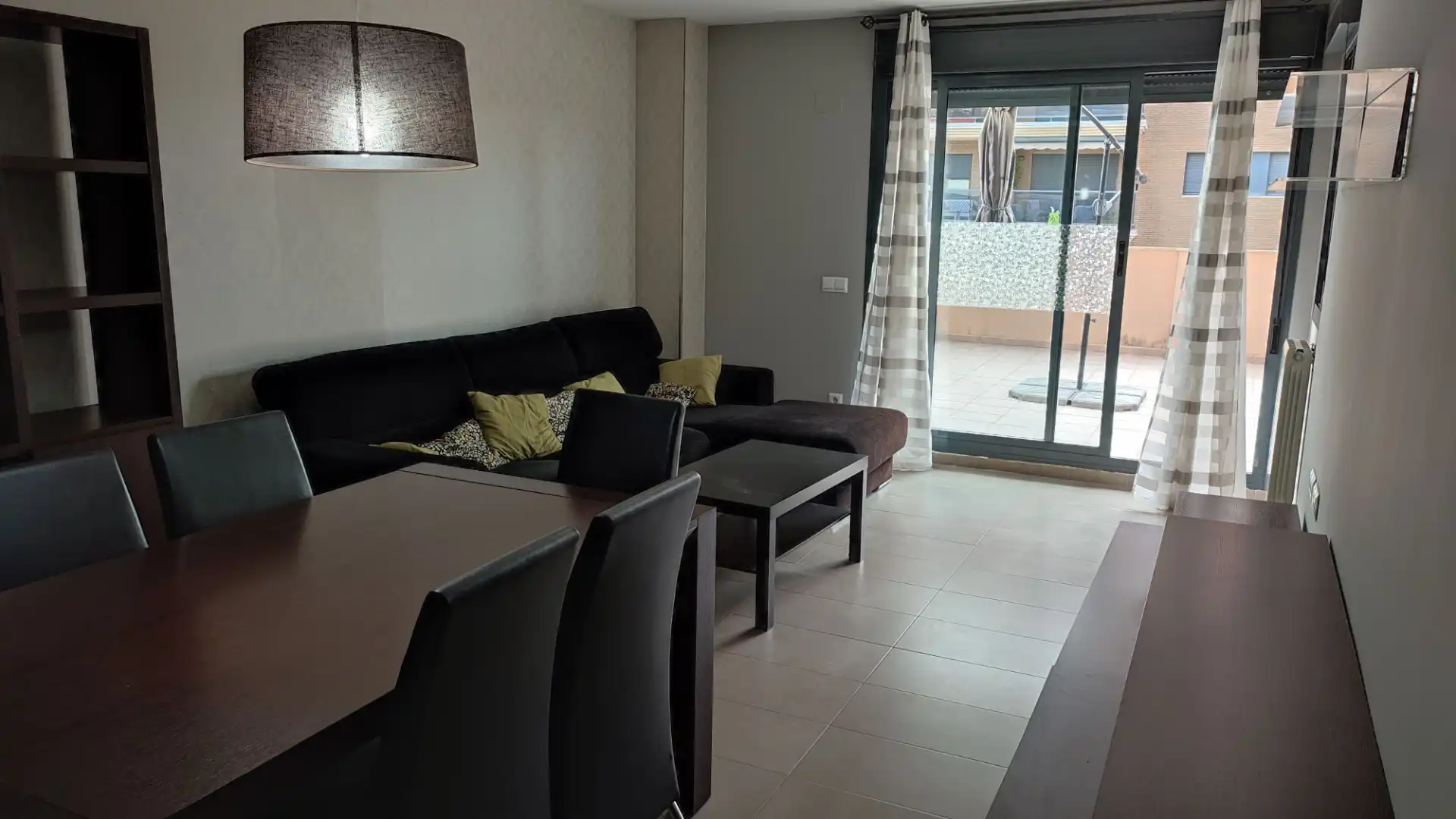 Wohnzimmer von Wohnung zum Verkauf in Reus mit Klimaanlage, Heizung und Terrasse