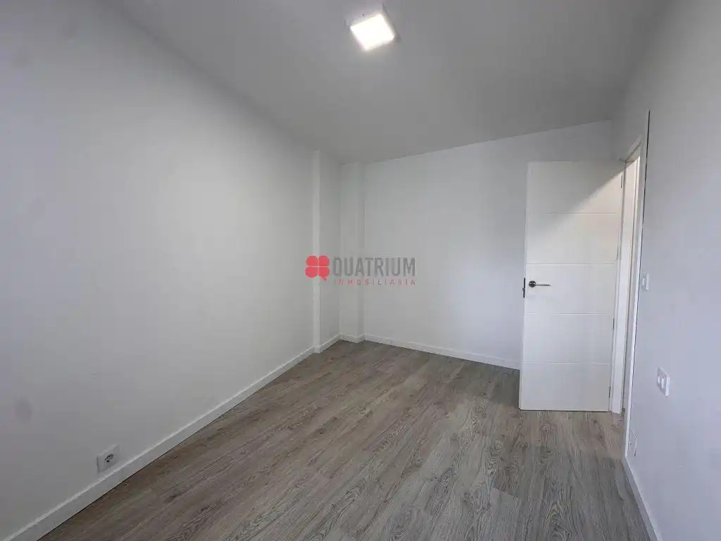 Habitación de Piso en venta en A Estrada  con Calefacción, Trastero y Amueblado