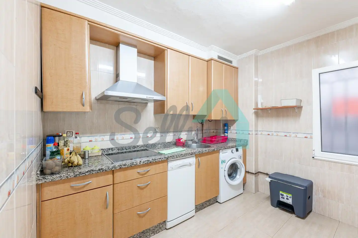 Kitchen of Flat for share in San Lázaro - Otero - Villafría