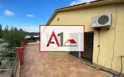 Exterior view of Flat for sale in Palau-solità i Plegamans  with Air Conditioner and Terrace