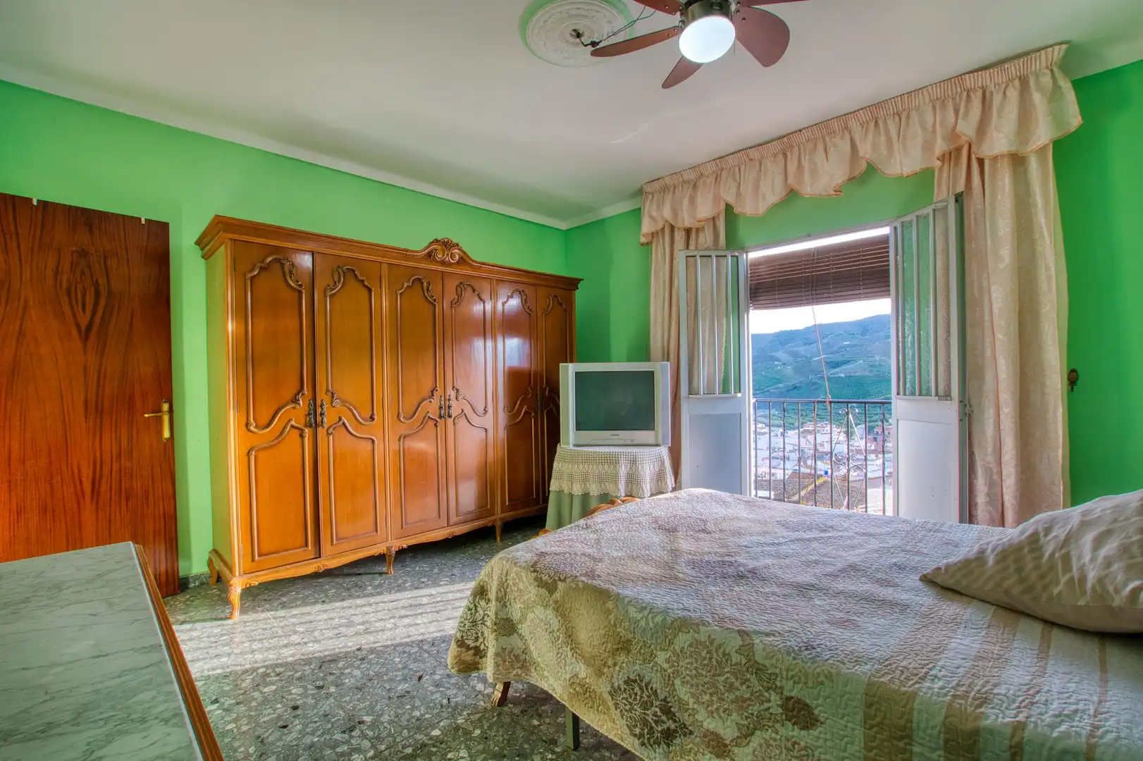 Habitación de Casa adosada en venta en Benamargosa