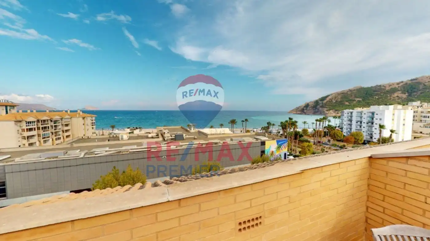 Vista exterior de Ático en venta en L'Alfàs del Pi con Aire acondicionado, Calefacción y Jardín privado