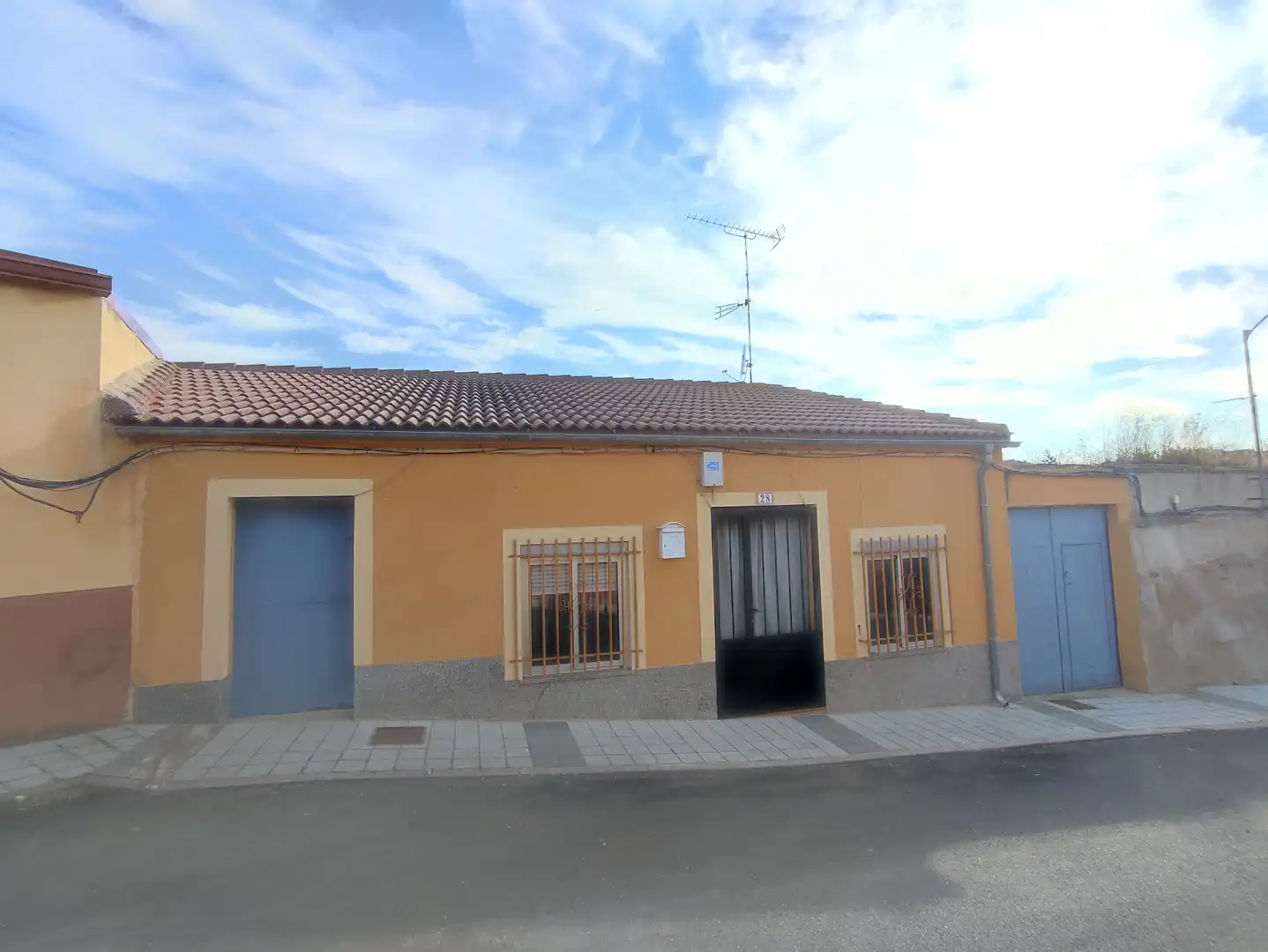 Vista exterior de Casa o xalet en venda en Carpio amb Calefacció, Traster i Moblat