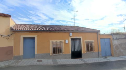 Foto 2 de Casa o xalet en venda a Calle Subida al Frontón, 22, Carpio, Valladolid