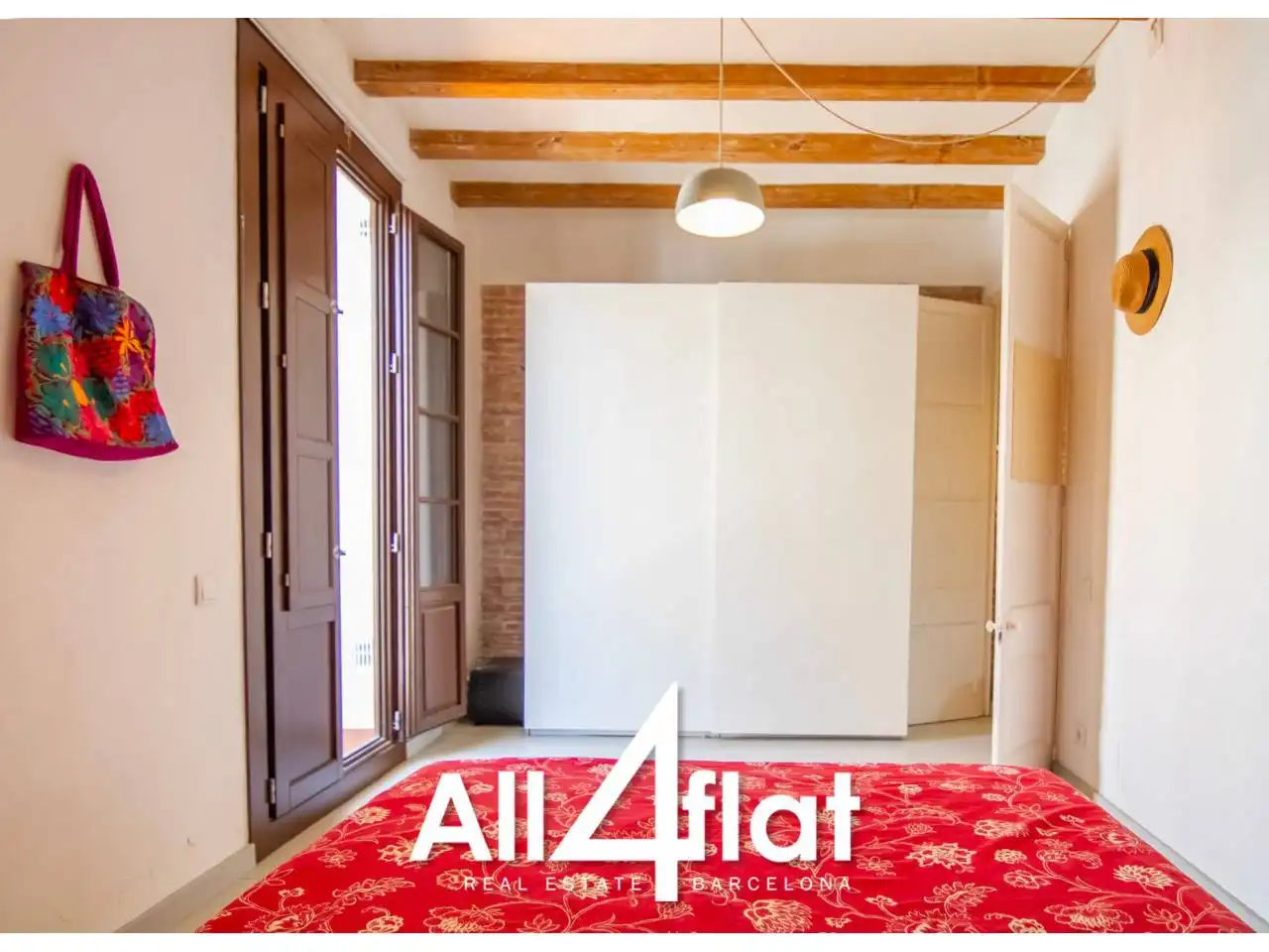 Habitación de Piso de alquiler en Barcelona con Calefacción, Amueblado y Balcón
