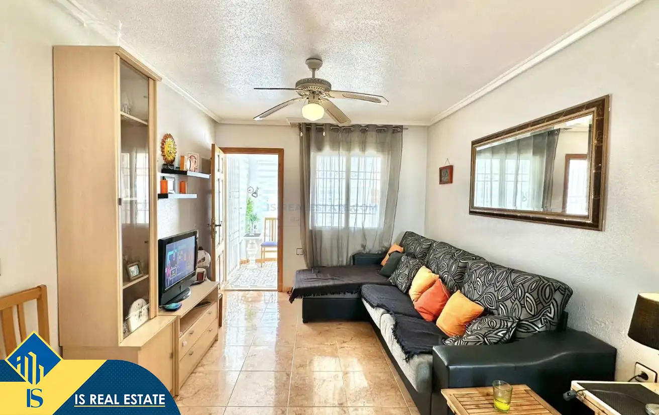 Bungalow with pool for sale in Zona Carrefour - Urbanizaciones, imagen 2