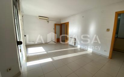 Flat for sale in Santa Coloma de Gramenet  with Balcony