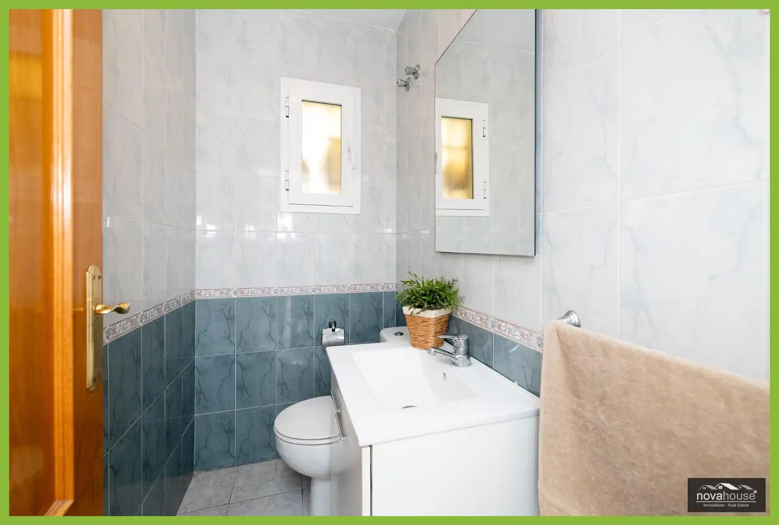 Casa adosada en venta en Calle Albon, Torre de Benagalbón