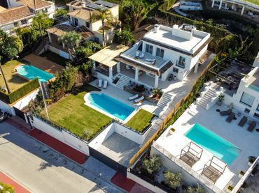 Casa amb piscina en venda a Nueva Andalucía
