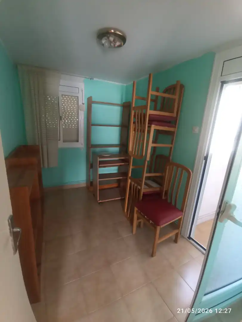 Schlafzimmer von Wohnung zum Verkauf in Berga mit Heizung, Waschmaschine und Balkon