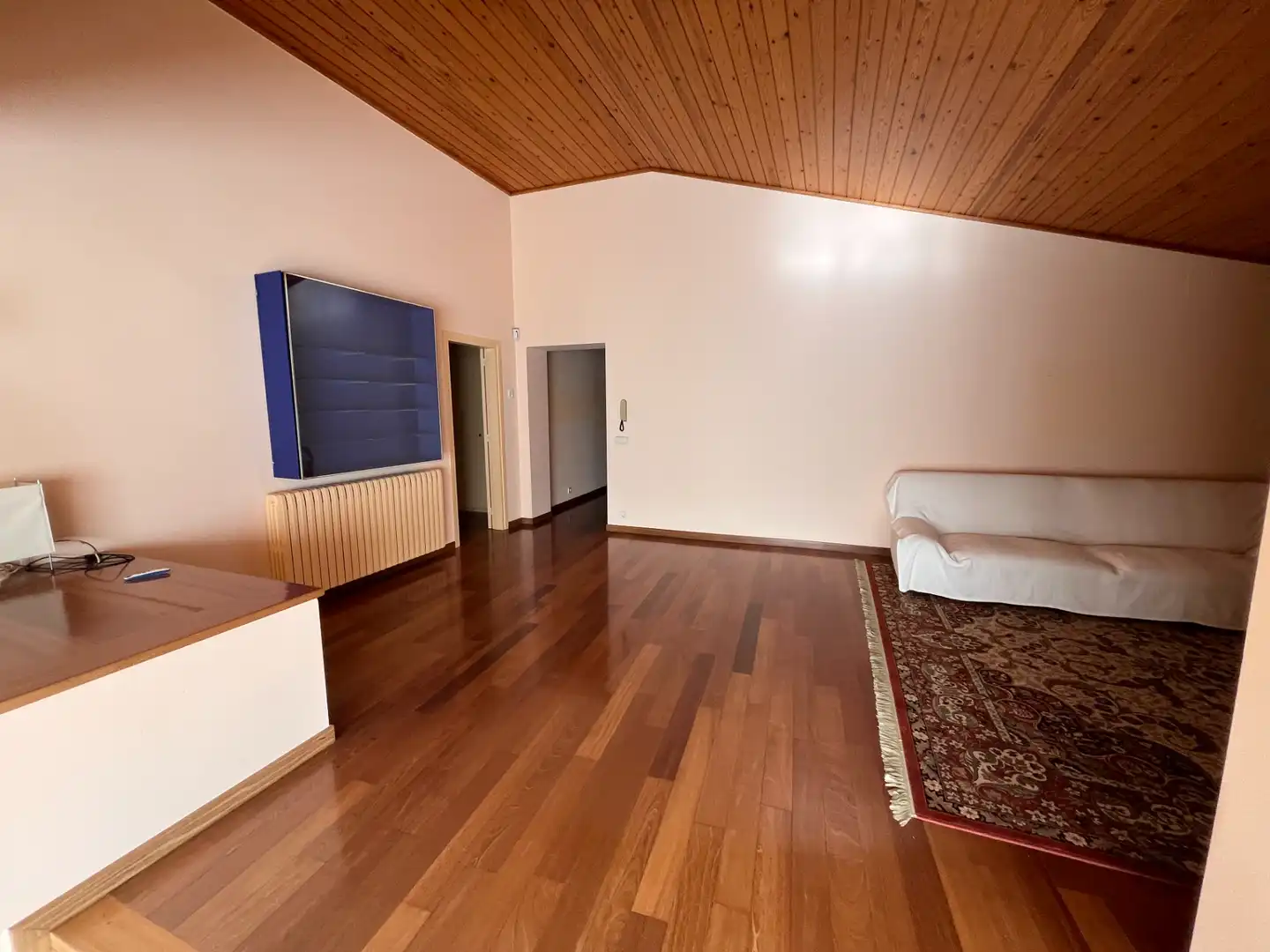 Sala d'estar de Finca rústica en venda en Sant Joan Les Fonts amb Aire condicionat, Calefacció i Jardí privat