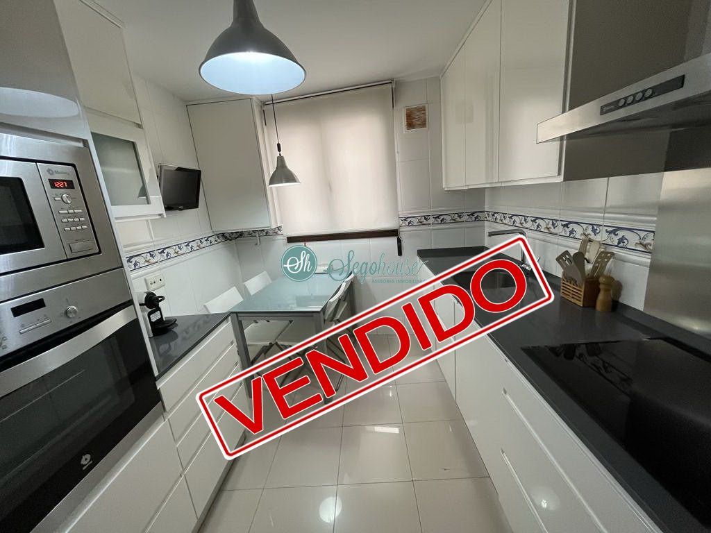 Cuina de Pis en venda en Segovia Capital amb Aire condicionat, Calefacció i Traster