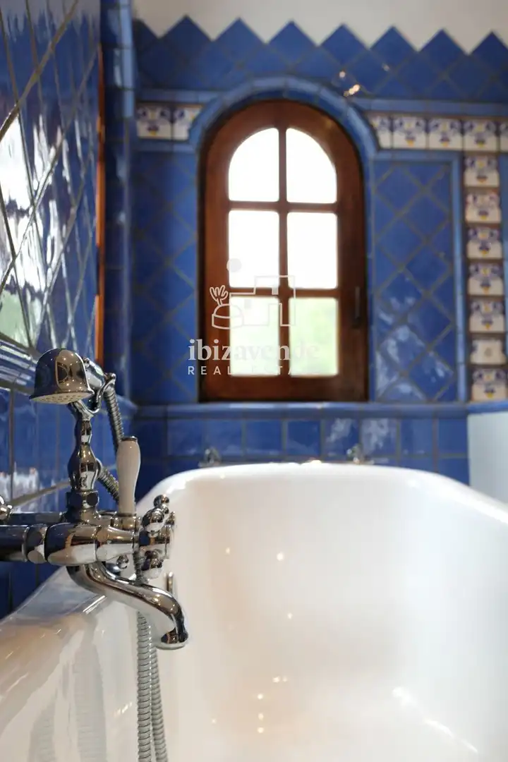Bathroom of Houses for sale in Santa Eulària des Riu  with Air Conditioner, Private garden and Terrace