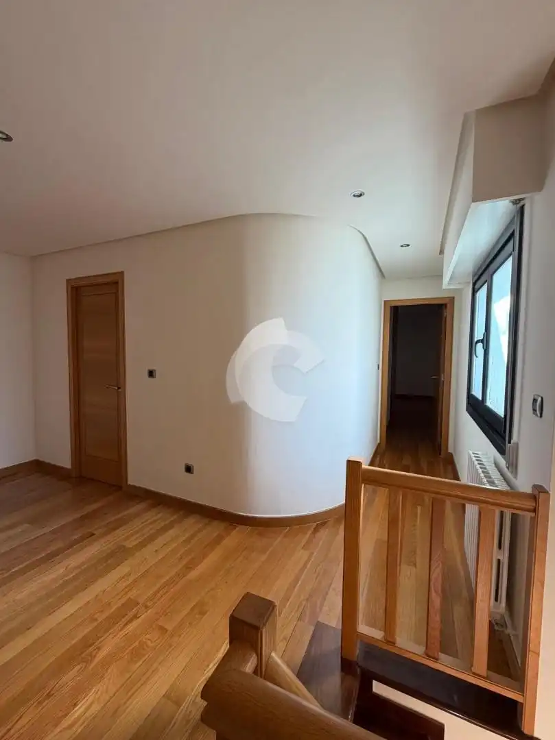 Dúplex de alquiler en Ourense Capital  con Calefacción