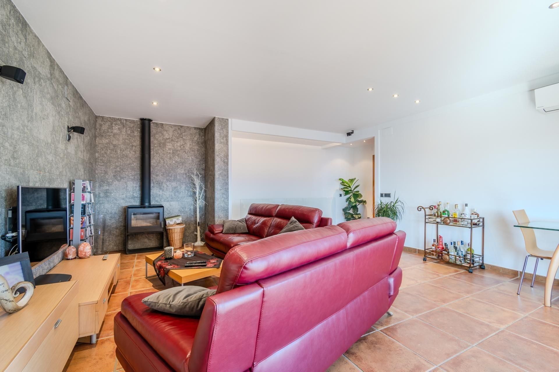 Sala d'estar de Casa adosada en venda en Roses amb Calefacció i Terrassa
