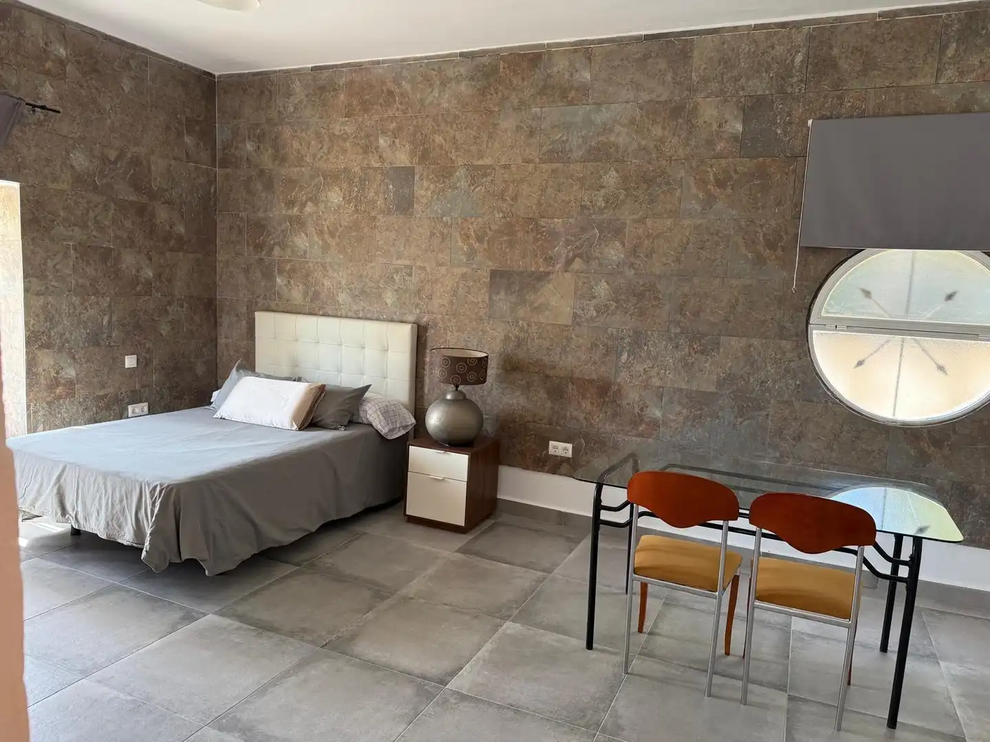 Habitación de Piso para compartir en Chiclana de la Frontera con Jardín privado y Amueblado