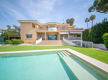 Villa con giardino in vendita a Alella