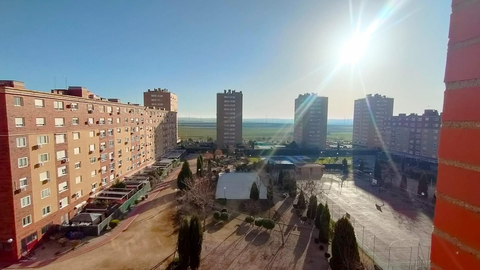 Pis en venda a Avenida PLANETA TIERRA, Parla Este