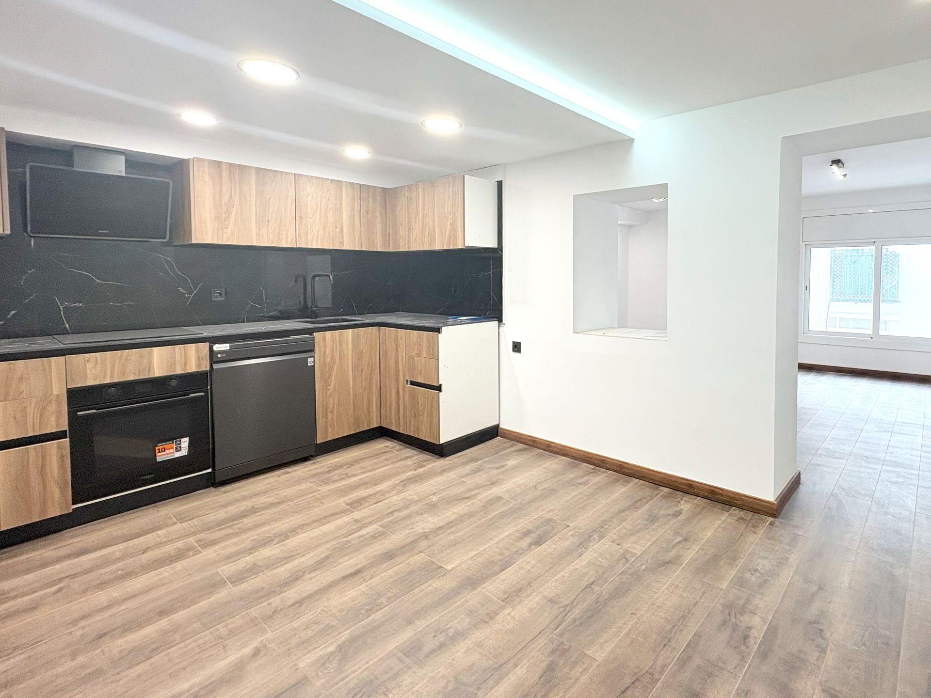 Kitchen of Attic for sale in Vilanova i la Geltrú  with Air Conditioner, Heating and Parquet flooring