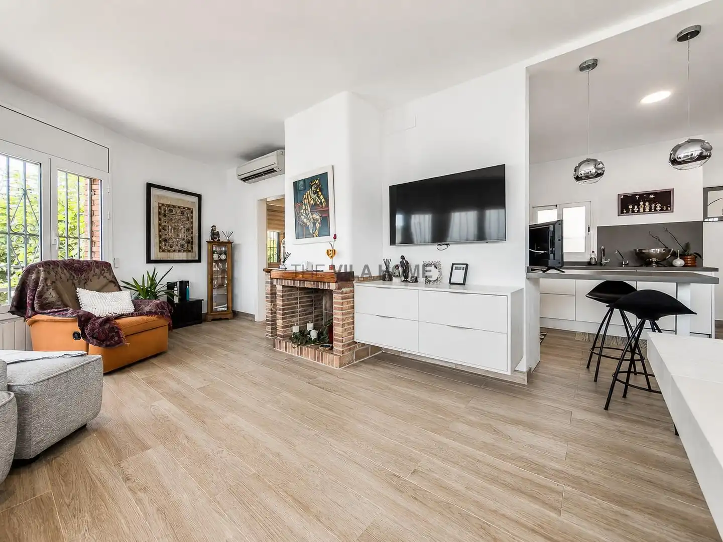 Sala de estar de Casa o chalet en venta en Vilanova i la Geltrú con Aire acondicionado, Calefacción y Jardín privado