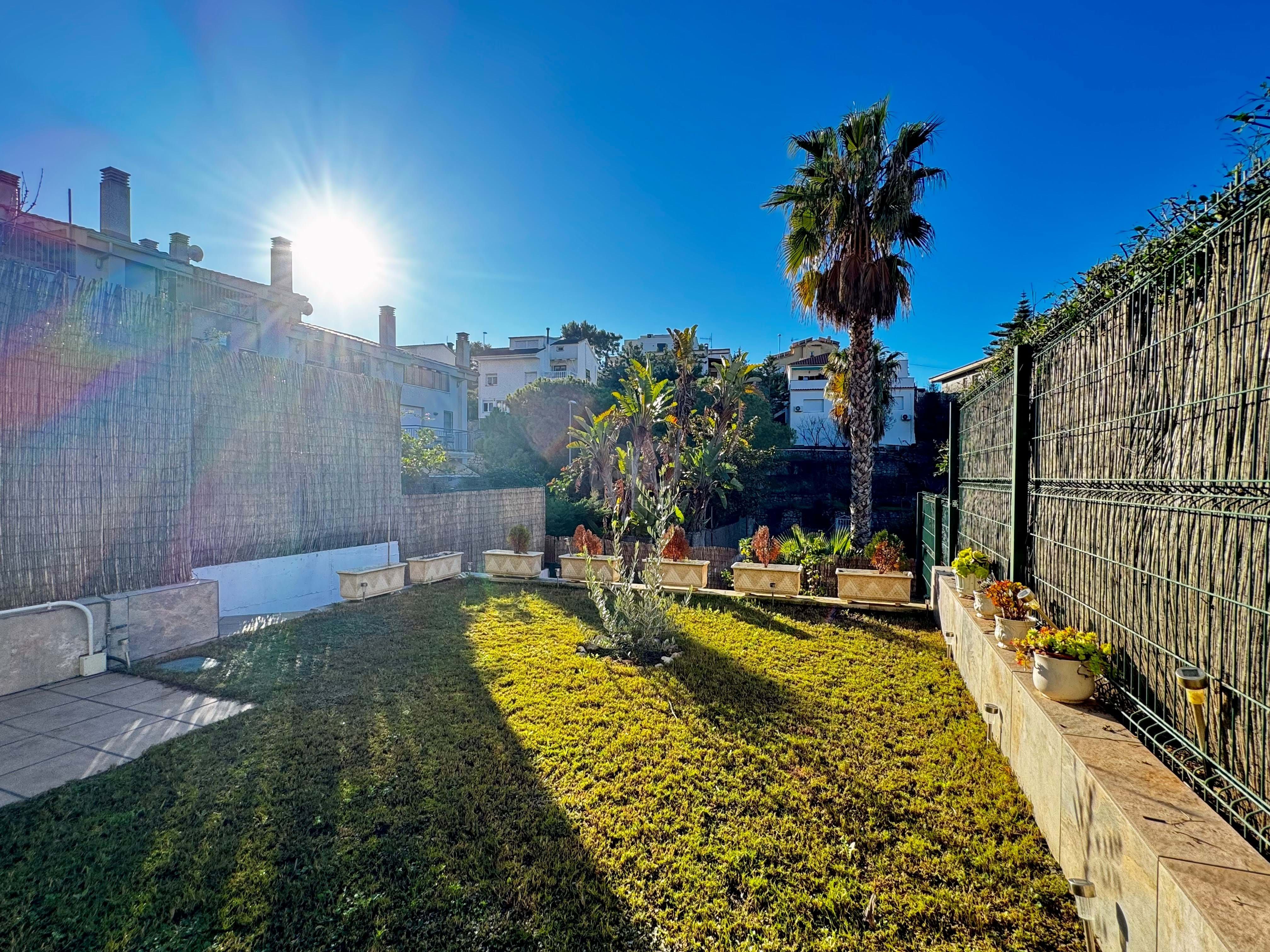Jardín de Casa adosada en venta en Sitges con Aire acondicionado, Calefacción y Terraza