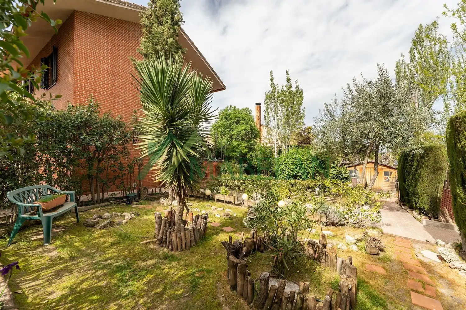 Jardí de Casa o xalet en venda en Las Rozas de Madrid amb Aire condicionat, Calefacció i Jardí privat
