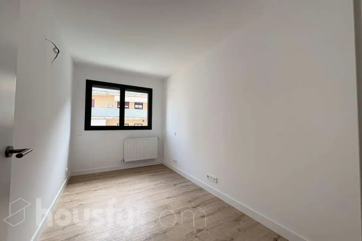 Appartamento con terrazza in vendita a Carrer Antón Agullana ., imagen 4