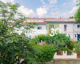 Exterior view of Single-family semi-detached for sale in  Madrid Capital  with Heating, Terrace and Balcony