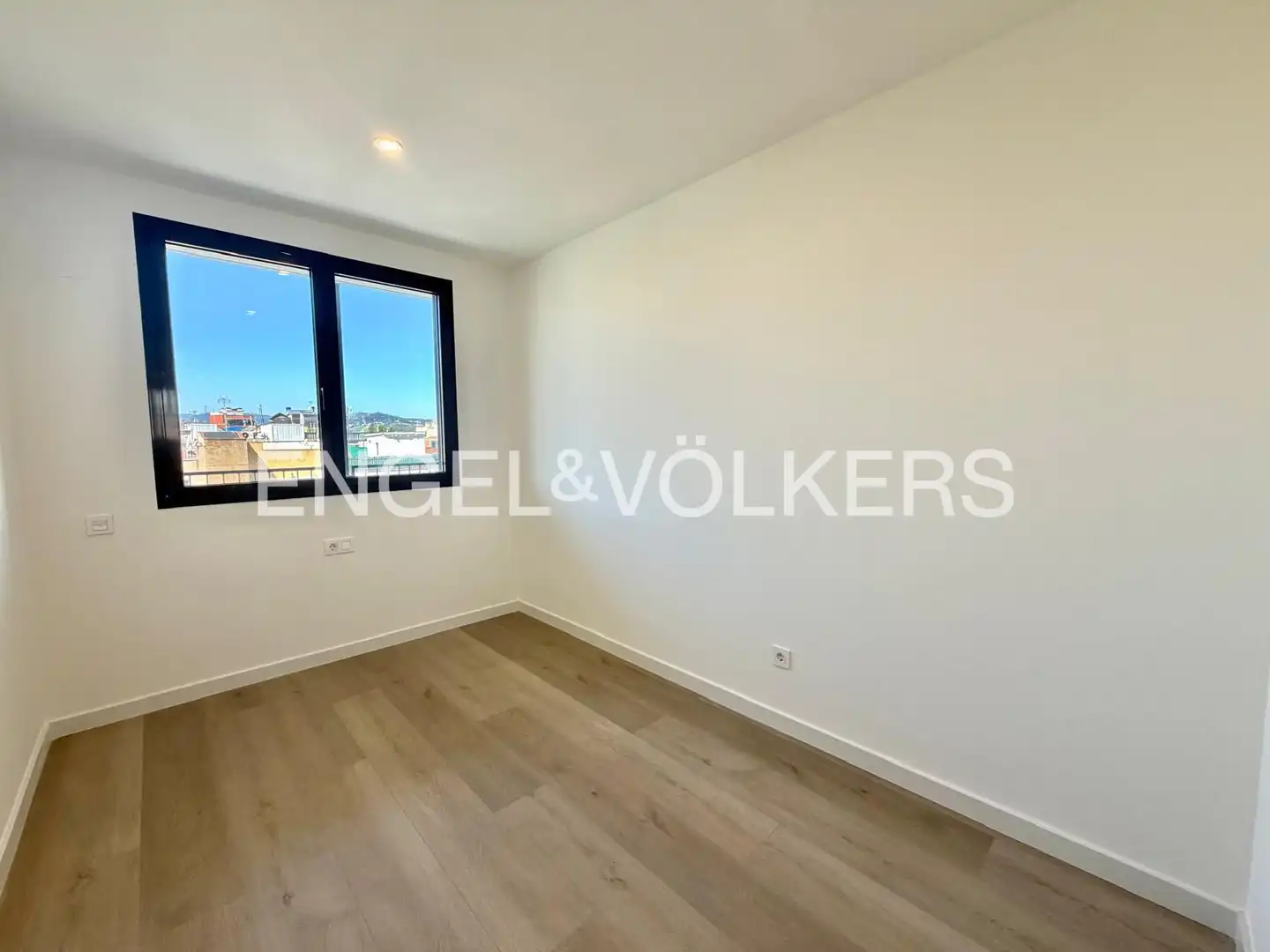 Habitación de Piso de alquiler en Badalona con Aire acondicionado, Calefacción y Parquet