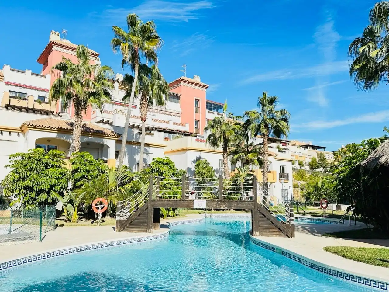 Exterior view of Flat for sale in Vélez-Málaga  with Air Conditioner, Heating and Storage room