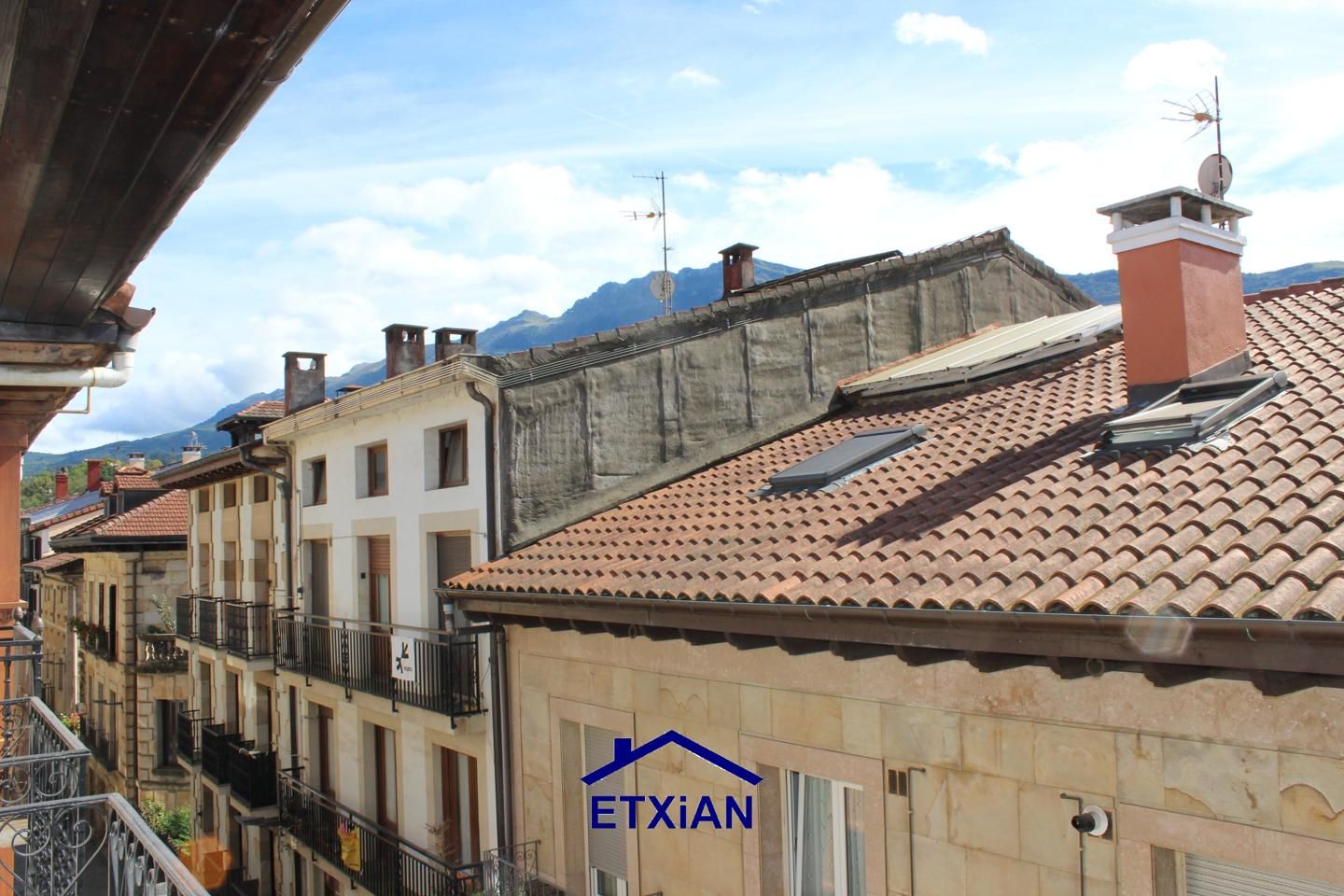 Vista exterior de Piso en venta en Oñati con Trastero y Balcón