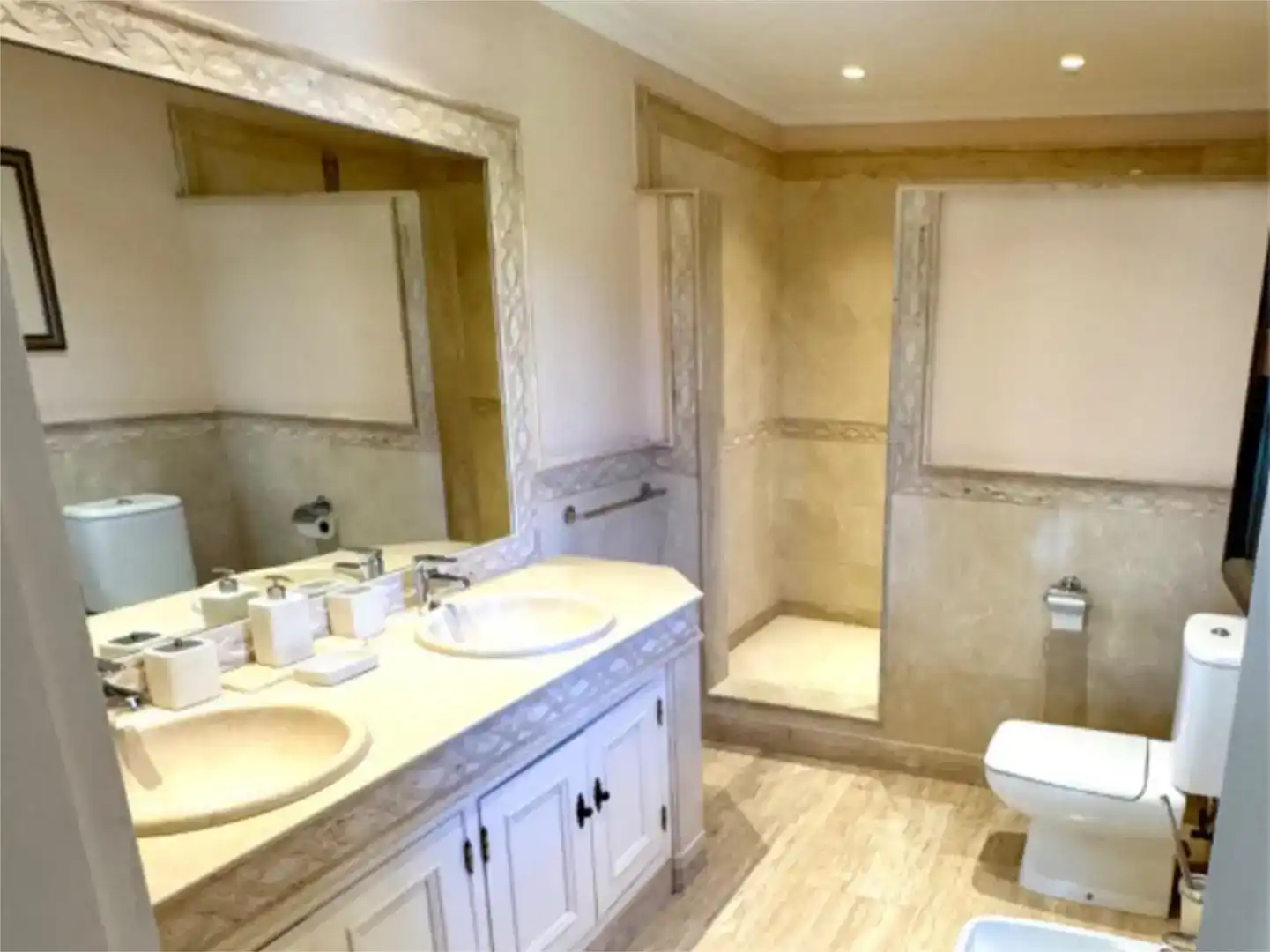 Baño de Piso en venta en Estepona con Aire acondicionado, Jardín privado y Parquet