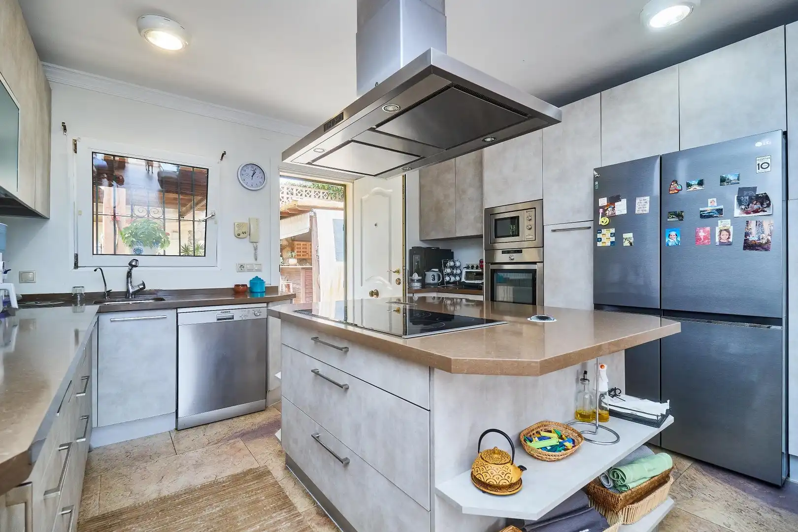 Chalet con piscina en venta en El Faro de Calaburra - Chaparral, imagen 13