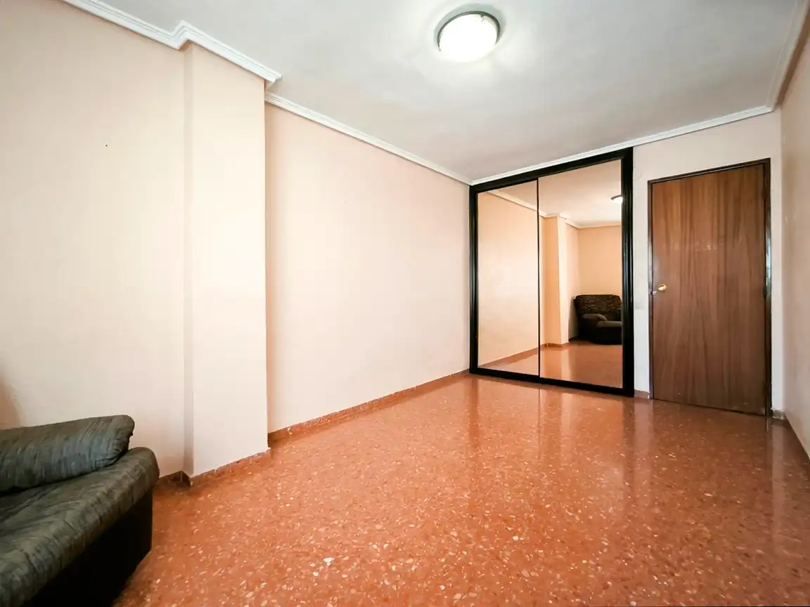 Wohnung zum Verkauf in Torrent mit Abstellraum und Balkon