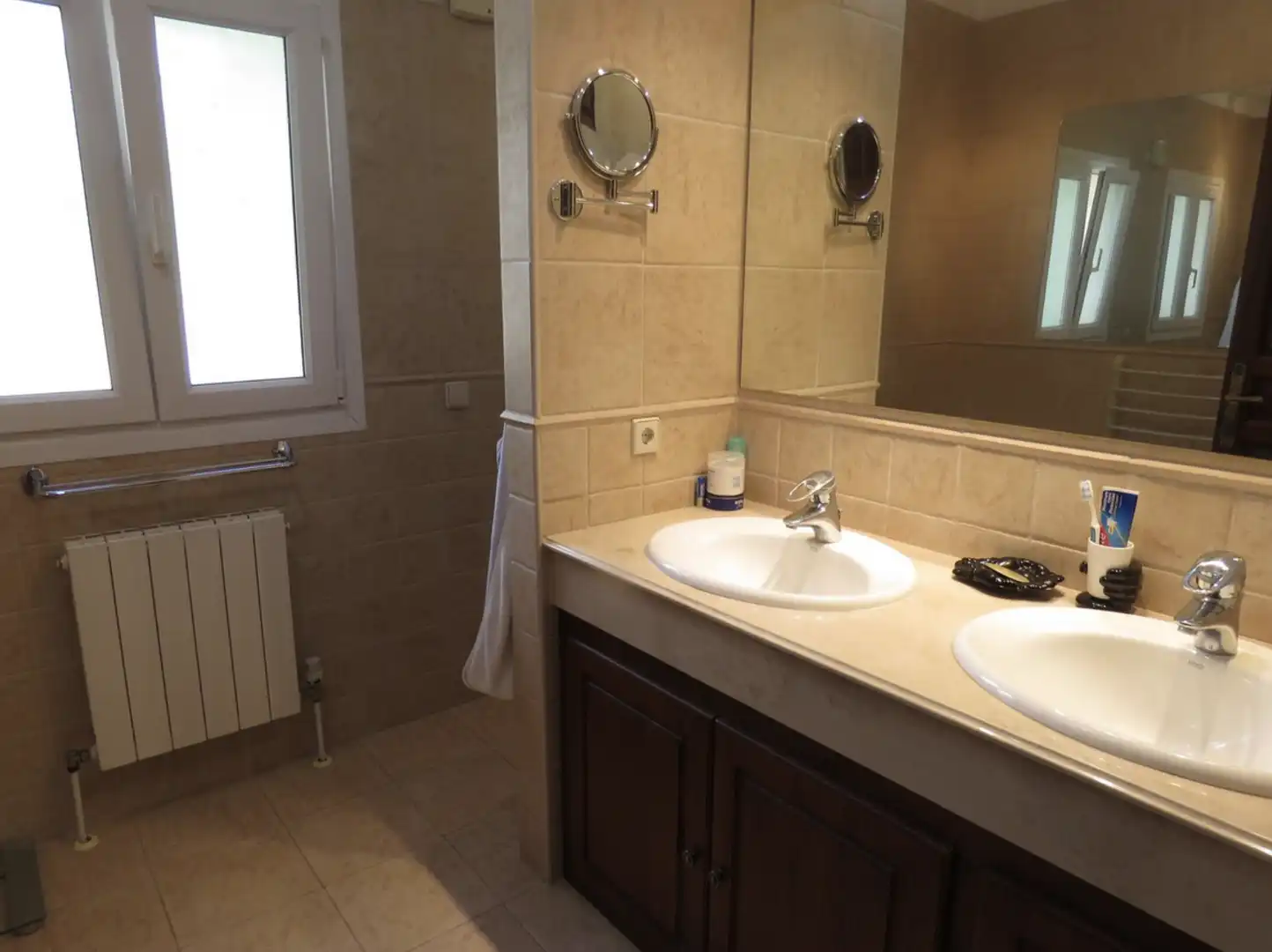 Baño de Casa o chalet en venta en Benahavís con Aire acondicionado, Calefacción y Jardín privado