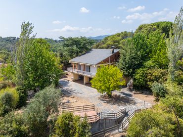 Casa amb balcó en venda a Sant Pere de Vilamajor