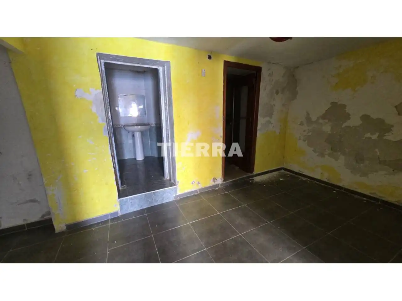 Casa adosada en venda en Yecla