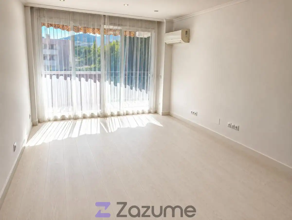Schlafzimmer von Wohnungen zur Miete in Barcelona mit Klimaanlage, Heizung und Parkett