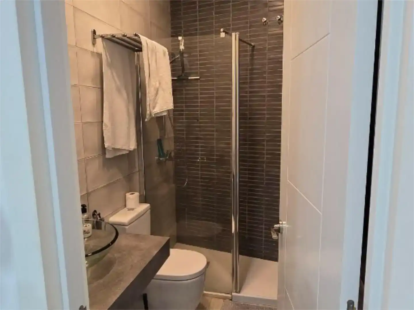 Badezimmer von Wohnungen zur Miete in Málaga Capital mit Klimaanlage und Schwimmbad