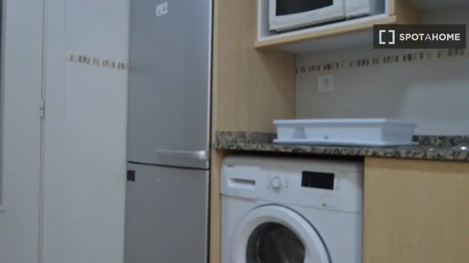 Cocina de Piso para compartir en Valencia con Aire acondicionado, Calefacción y Amueblado