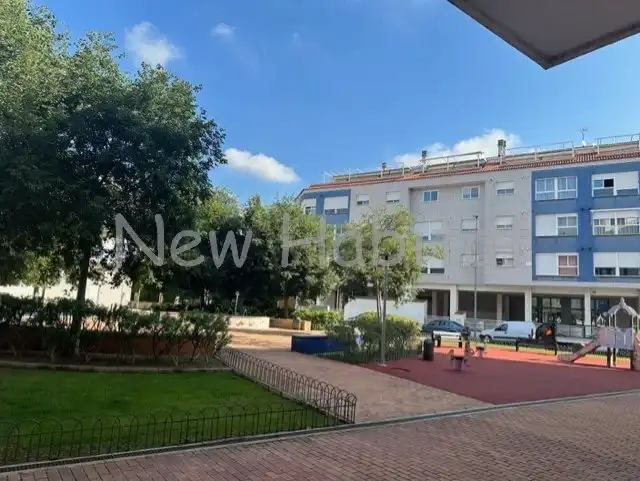 Exterior view of Flat for sale in Castellón de la Plana / Castelló de la Plana  with Air Conditioner and Storage room